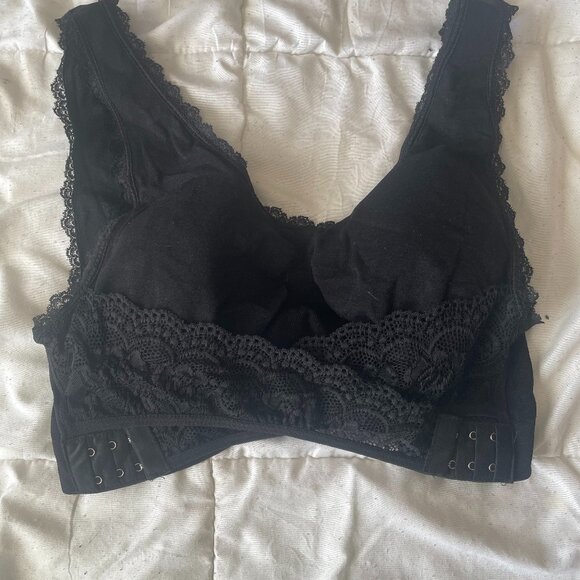 Comfy Black Lacy Bralette - Picture 1 of 3